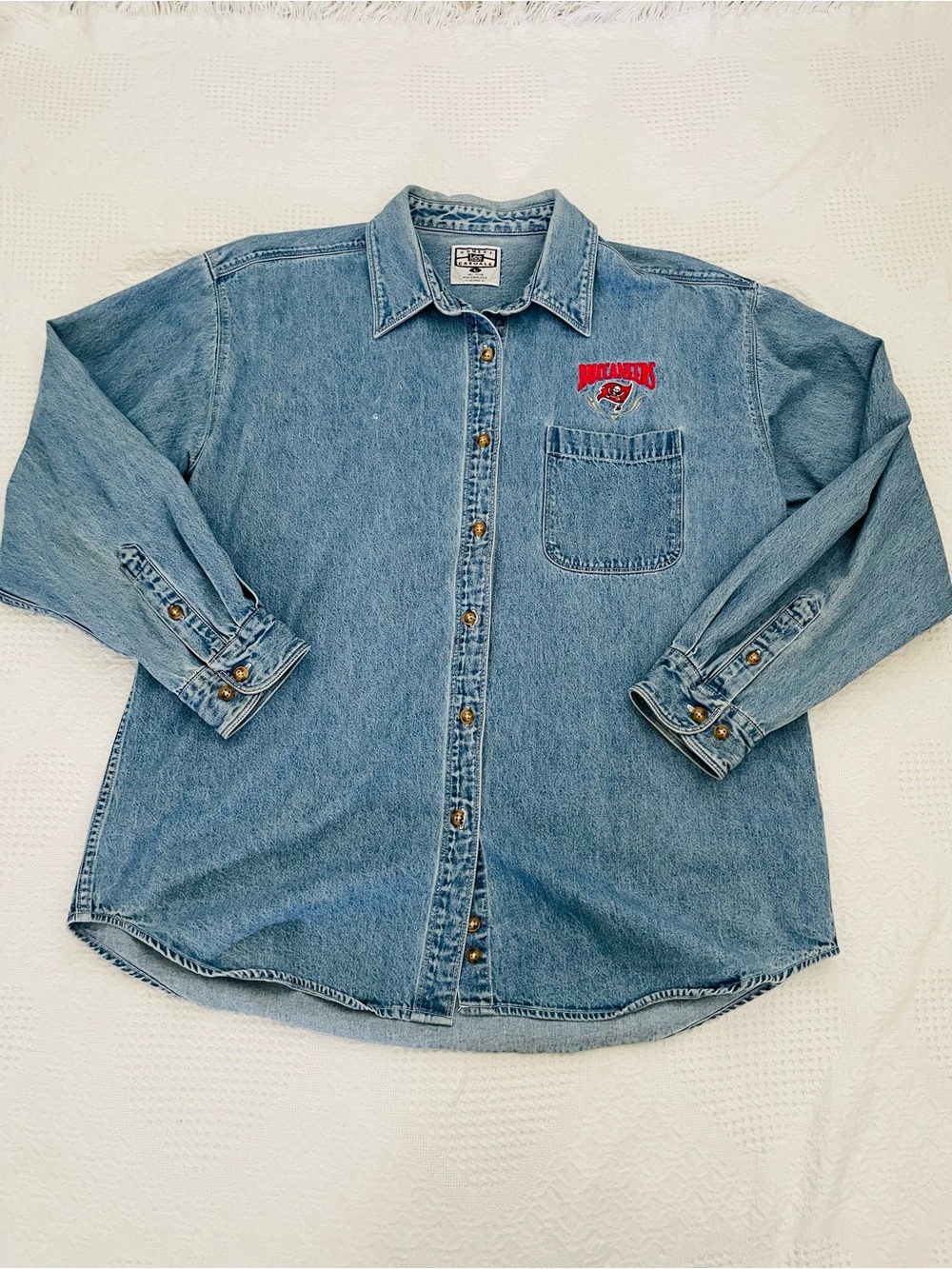 Vintage NFL Denim Shirt Tampa Bay Buccaneers Embroidered Logo Women’s Large